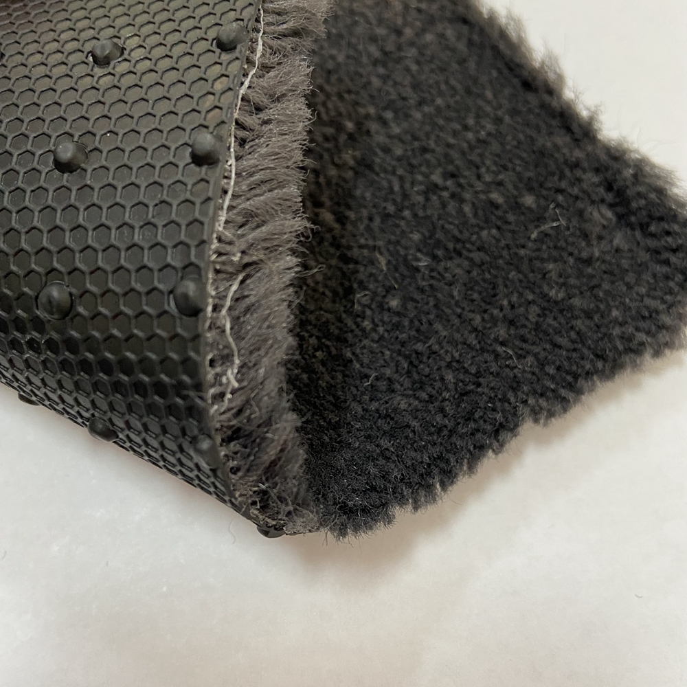 Tufted mat roll for car mat